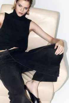 Жилет вязаный рваный с воротником