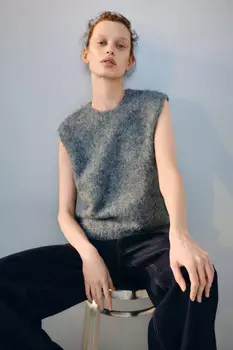 Жилет вязаный с шерстью