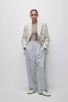 Брюки свободные из гладкой ткани с карманами belle you