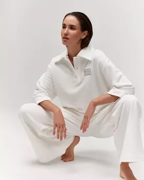 Брюки свободные с нашивкой