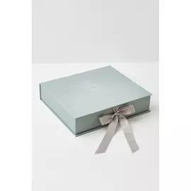 Коробка подарочная с бантом