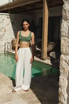 Купальный бесшовный топ на широких бретелях belle you