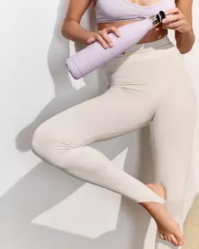 Легинсы с высокой посадкой со штрипками