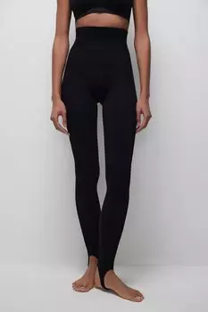 Легинсы со штрипками в рубчик