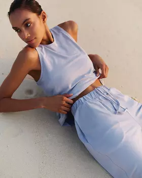 Майка с глубокой проймой