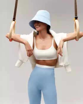 Панама с широкими полями