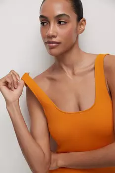 Сплошной купальник с глубоким вырезом belle you