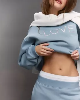 Толстовка с вышивкой LOVE