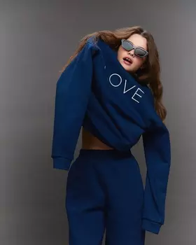 Толстовка с вышивкой LOVE