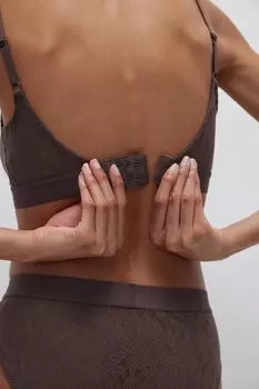 Топ кружевной с тонкими бретелями Veil