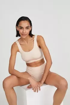 Топ на широких бретелях