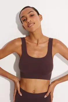 Топ на широких бретелях