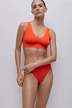 Топ на широких бретелях с поддержкой груди