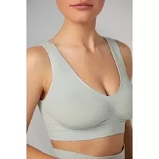 Топ на широких бретелях с поддержкой груди