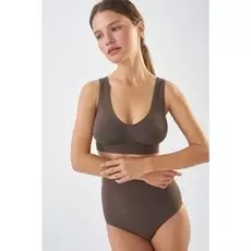 Топ на широких бретелях с поддержкой груди