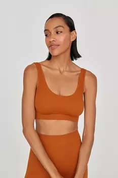 Топ на широких бретелях в рубчик