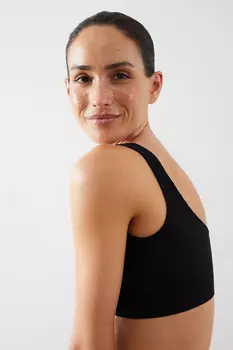 Топ на широких бретелях в рубчик