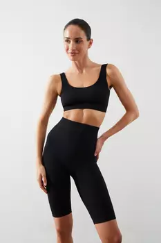 Топ на широких бретелях в рубчик