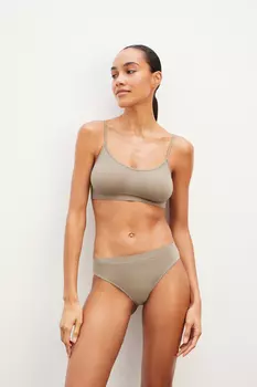 Топ на тонких бретелях