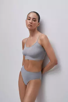 Топ на тонких бретелях