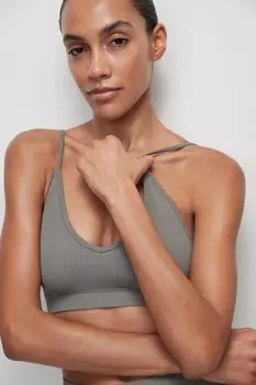 Топ на тонких бретелях belle you