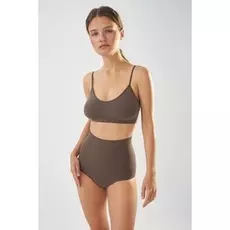 Топ на тонких бретелях c поддержкой груди