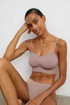 Топ на тонких бретелях с поддержкой