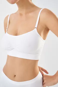 Топ на тонких бретелях с поддержкой