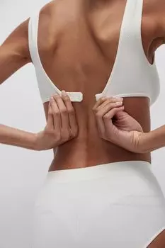 Топ с глубоким вырезом на широких бретелях Perfect fit