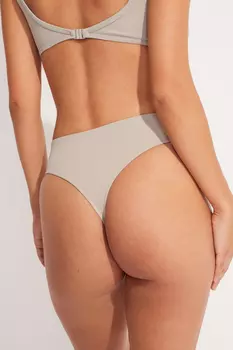 Трусы-стринг с высокой посадкой