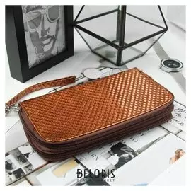 Кошелёк женский, 4 отдела на молниях, с ручкой, цвет коричневый