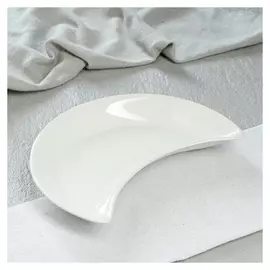 Блюдо "Дарунок", белое, 22 см