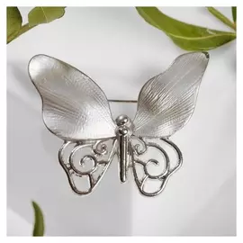 Брошь "Бабочка" необычная, цвет серебро