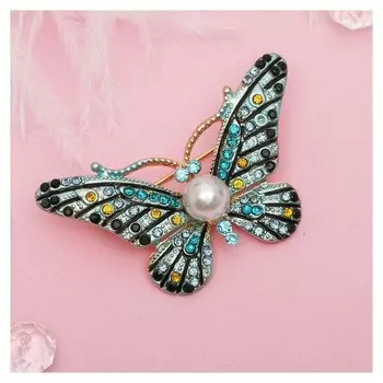 Брошь "Бабочка с жемчужинкой", разноцветная в золоте