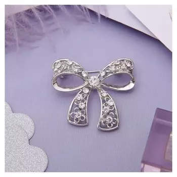 Брошь "Бант", цвет белый в серебре
