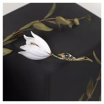 Брошь "Цветок" лилия, цвет белый в золоте