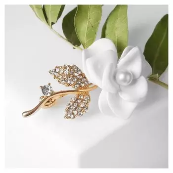 Брошь "Цветок" роза с бусиной, цвет белый в золоте