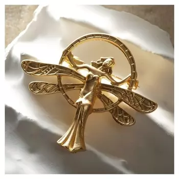 Брошь "Дева" окрылённая, цвет матовое золото