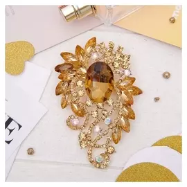 Брошь "Императрица" лавра, цвет шампанского в золоте