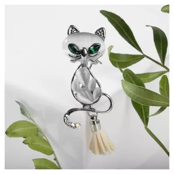 Брошь "Кошачий глаз" кошечка с кисточкой, цвет серо-зелёный в серебре