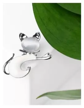 Брошь "Кошечка", цвет бело-серый в серебре