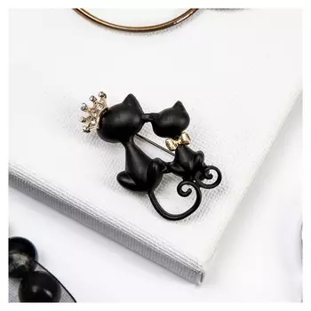 Брошь "Кошечки" принц и принцесса, цвет чёрно-белый в золоте