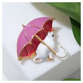 Брошь "Кошка" под зонтом, цвет бело-розовый в золоте