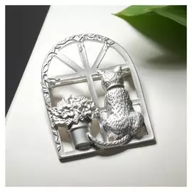 Брошь "Котик" на окне, цвет матовое серебро