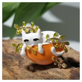 Брошь "Котёнок" в цветочном горшке, цвет бело-коричневый в золоте