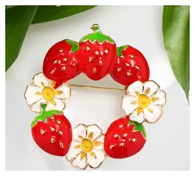 Брошь "Лето" цветы с клубникой, цветная в золоте