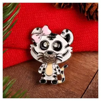 Брошь новогодняя "Тигрица" с бантиком, цвет чёрно-белый в серебре