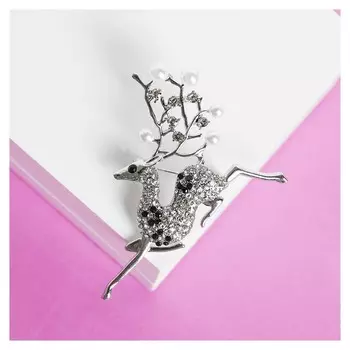 Брошь "Олень новогодний" грация, цвет белый в серебре