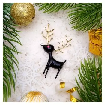 Брошь "Олень" новогодний, мультяшный, цвет черно-белый в золоте