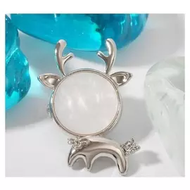 Брошь "Оленёнок" мал., цвет белый в серебре